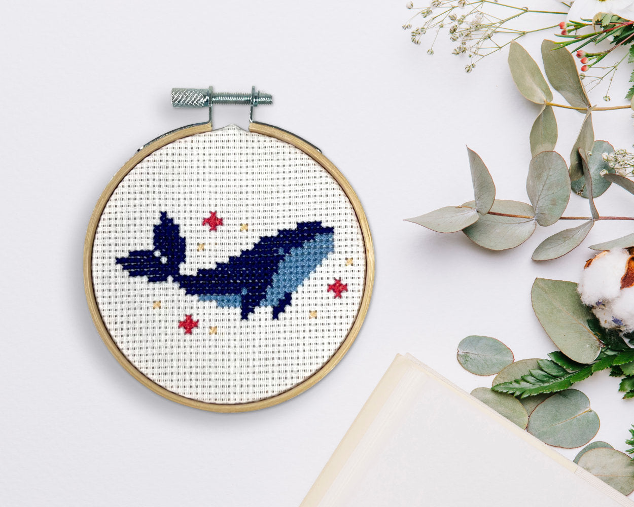 Whale & Sparkle Cross-Stitch Kit – Mini Stitching Set for Beginners, DIY Fans & Gift Ideas