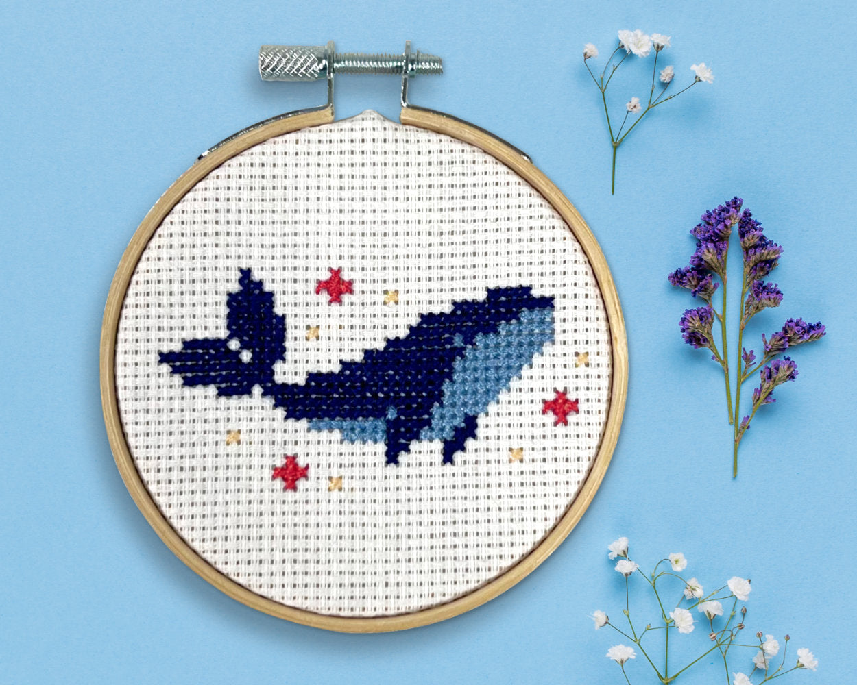 Whale & Sparkle Cross-Stitch Kit – Mini Stitching Set for Beginners, DIY Fans & Gift Ideas