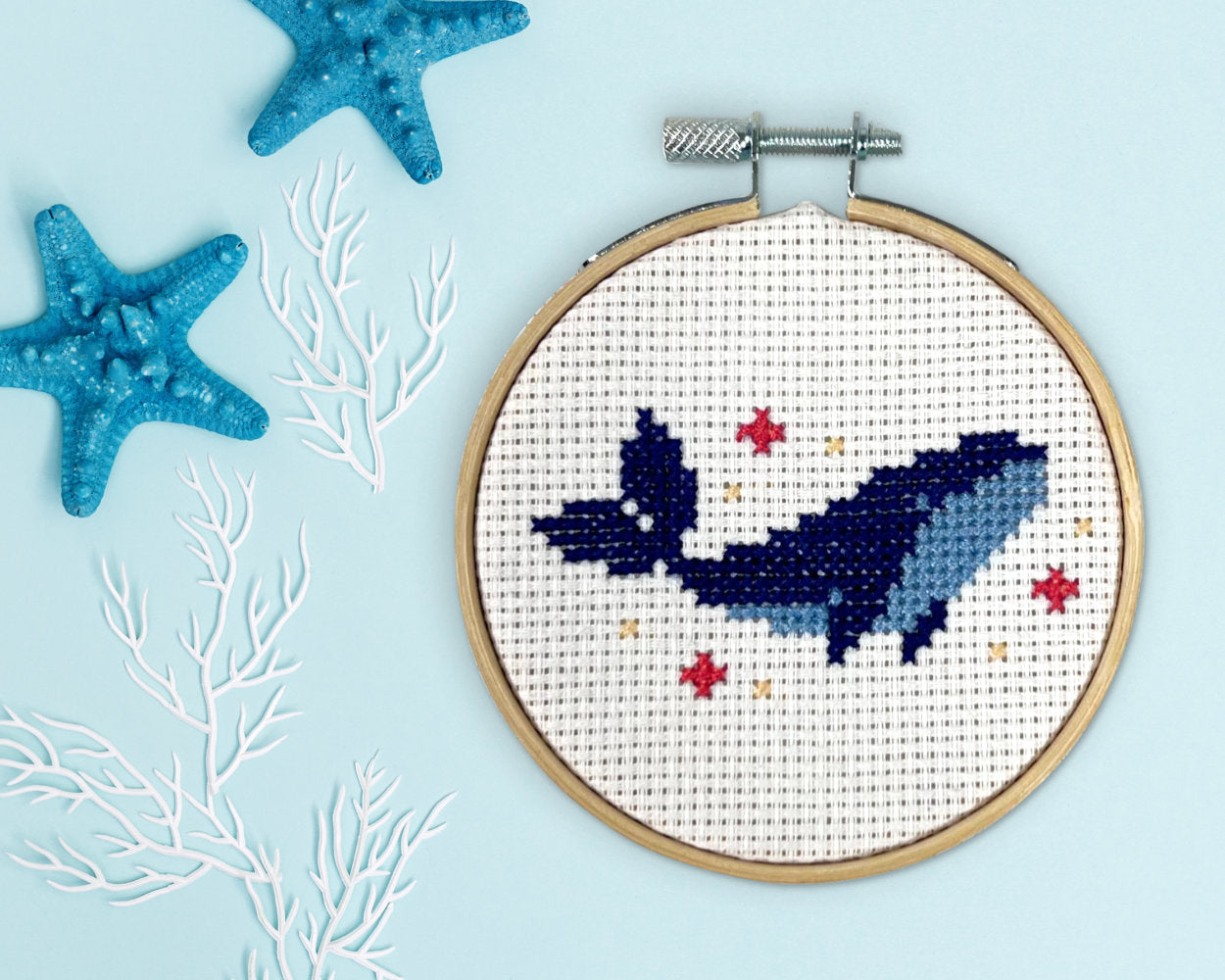 Whale & Sparkle Cross-Stitch Kit – Mini Stitching Set for Beginners, DIY Fans & Gift Ideas